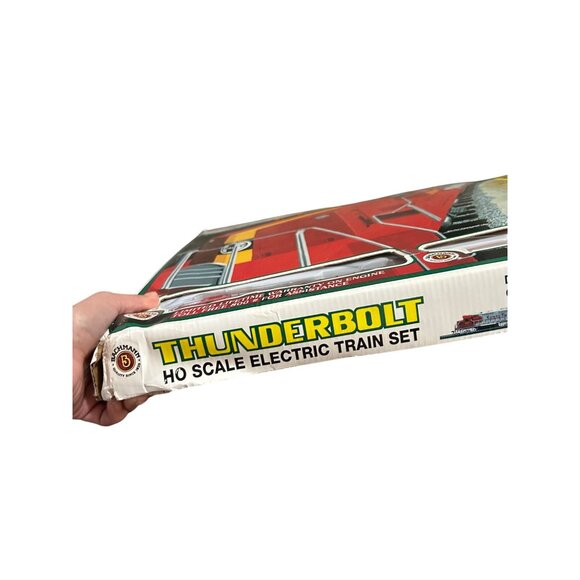 Bachmann E-Z Track System HO Scale Thunderbolt Electric Train Set 156 Pieces - Picture 5 of 10